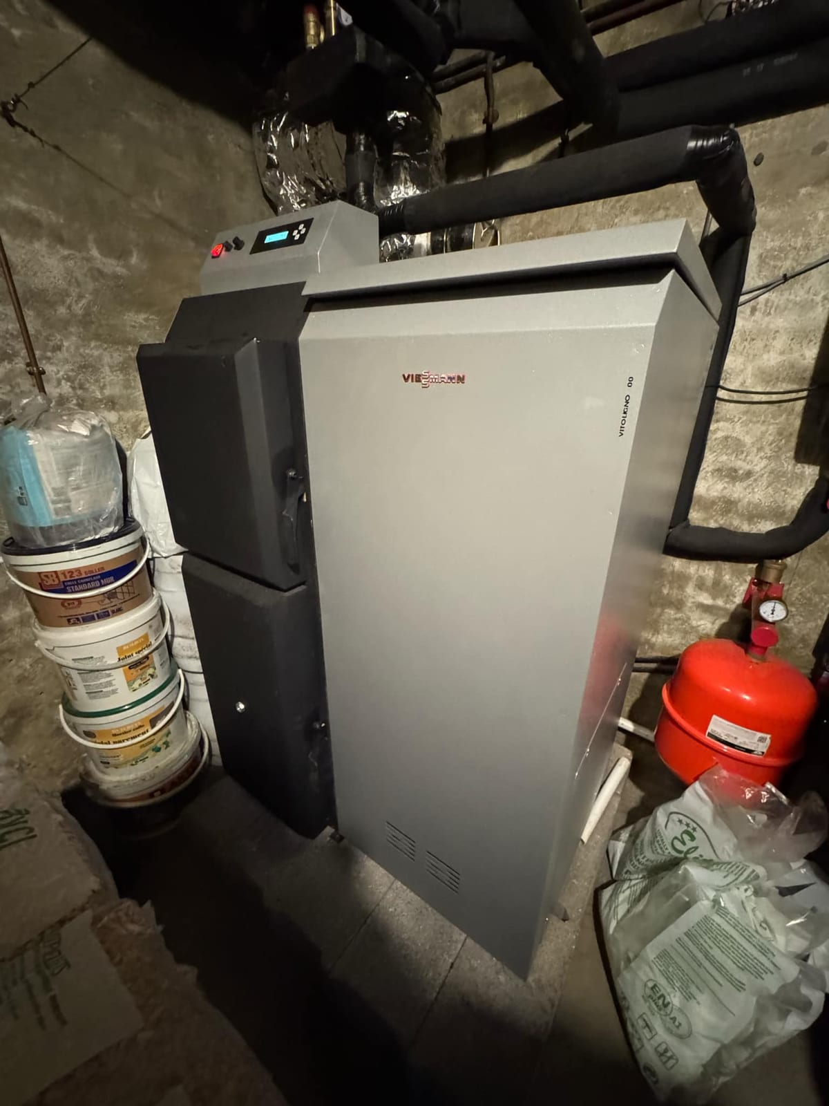 Chaudière fioul Viessmann Vitoladens installée en cave par Hapînov dans le Pas-de-Calais