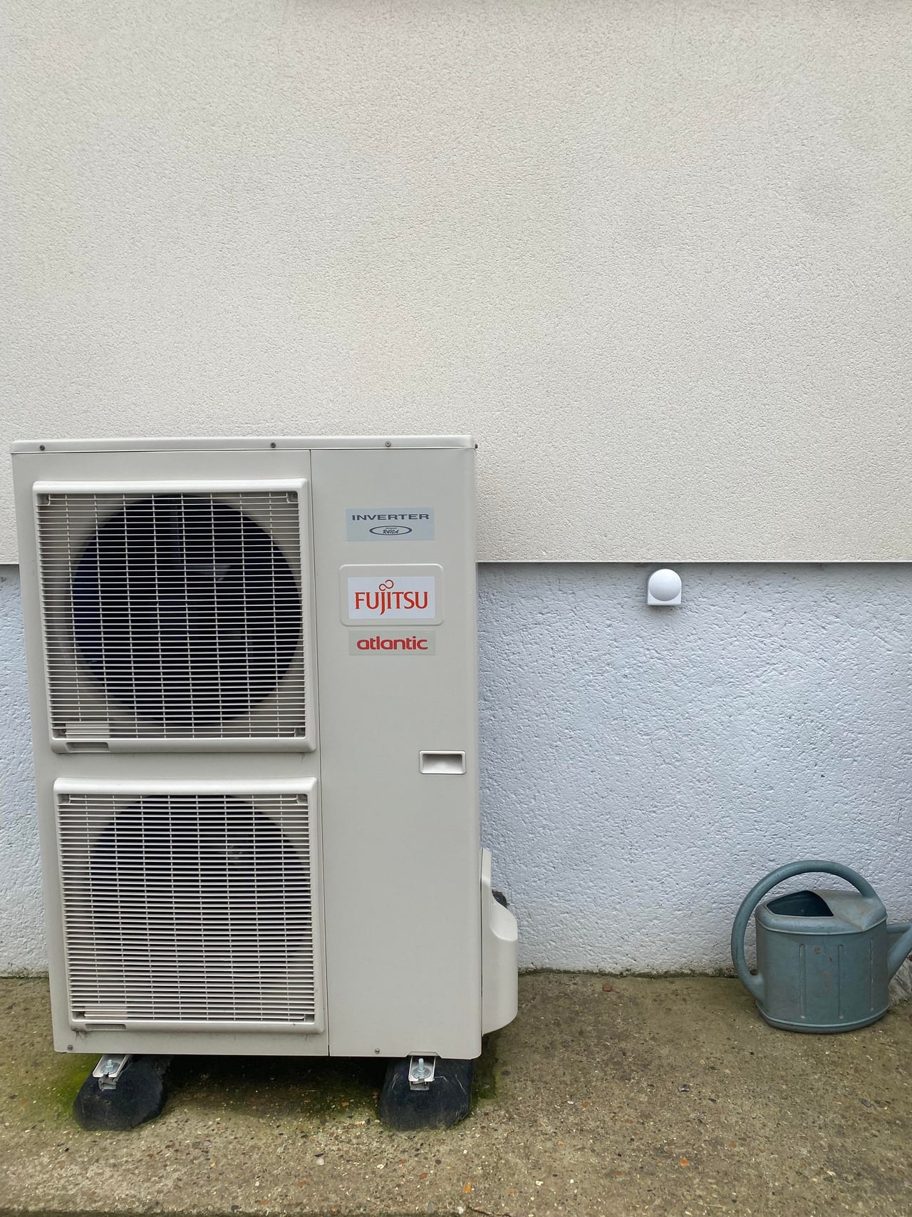 Pompe à chaleur air-eau Fujitsu Atlantic installée par Hapînov dans le Pas-de-Calais